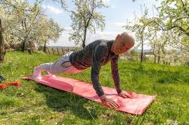 美媒预测湖人休赛期8笔引援交易：4换1引进拉文 两届盖帽王在列